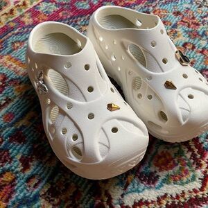 CROCS Summit White CAGED CLOG with cute jib bitz bling! Size 8